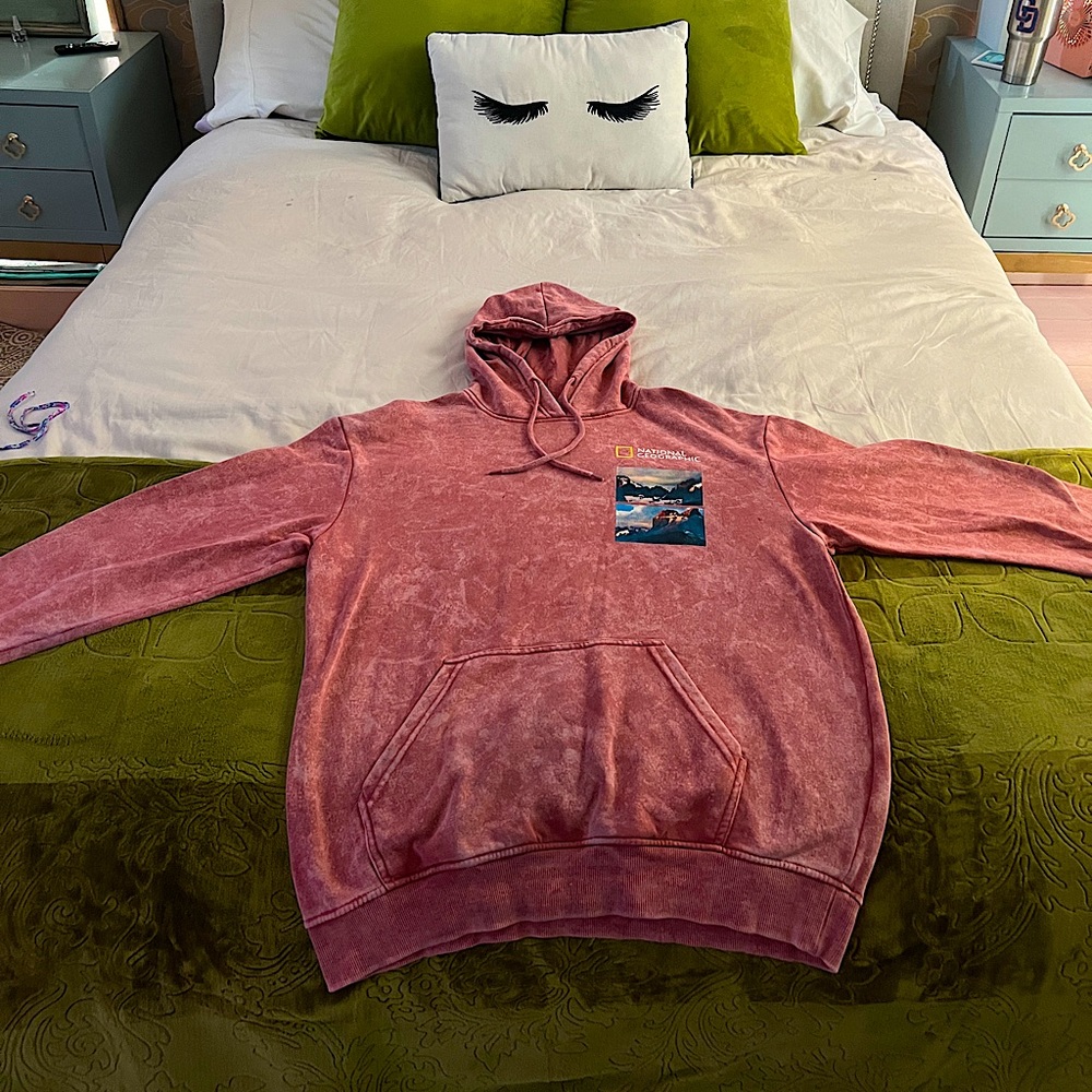 Size Large National Geographic Hoodie Patagonia, Chile